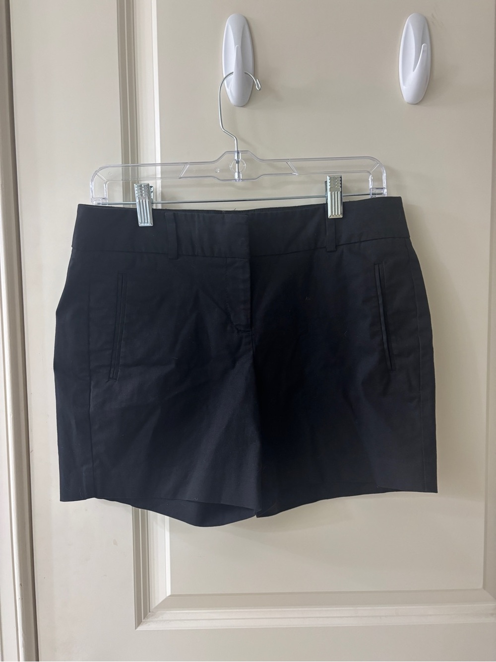 Ann Taylor Black Dress Shorts Size 4